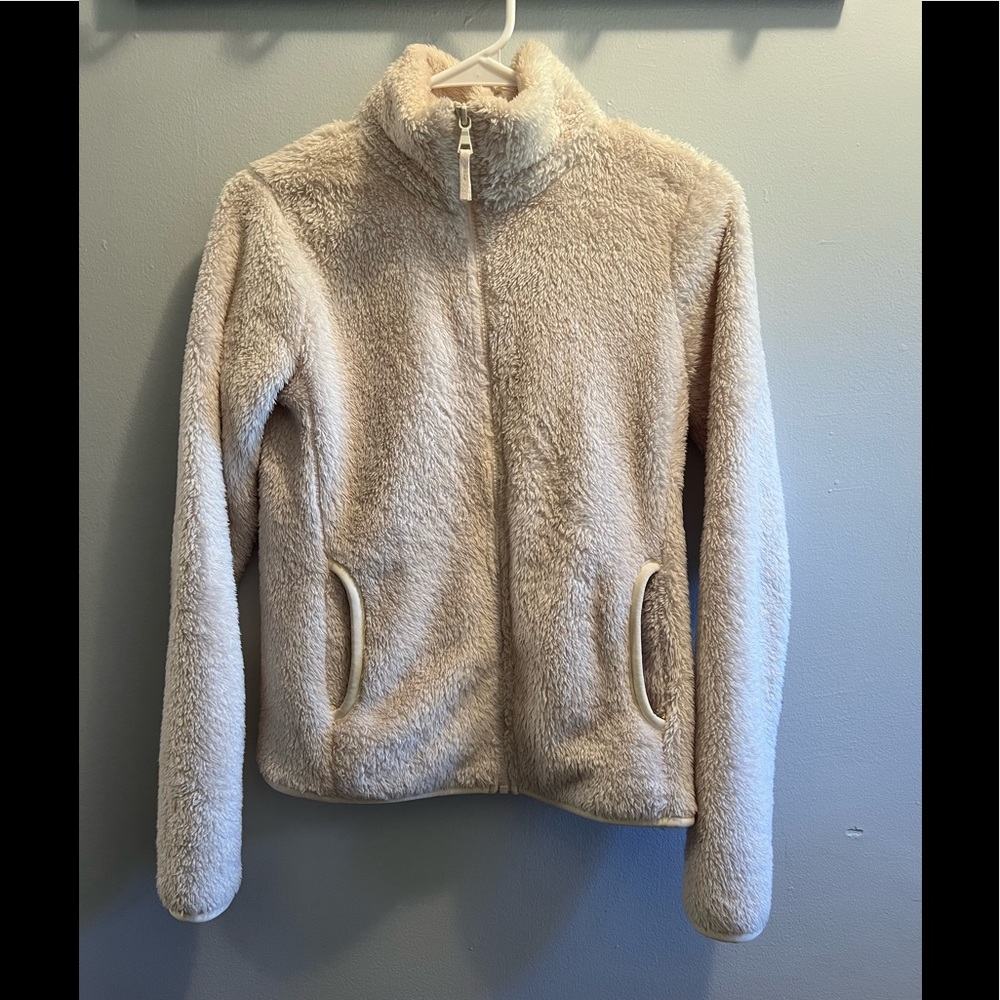 Fluffy Fleece - Picture 2 of 3